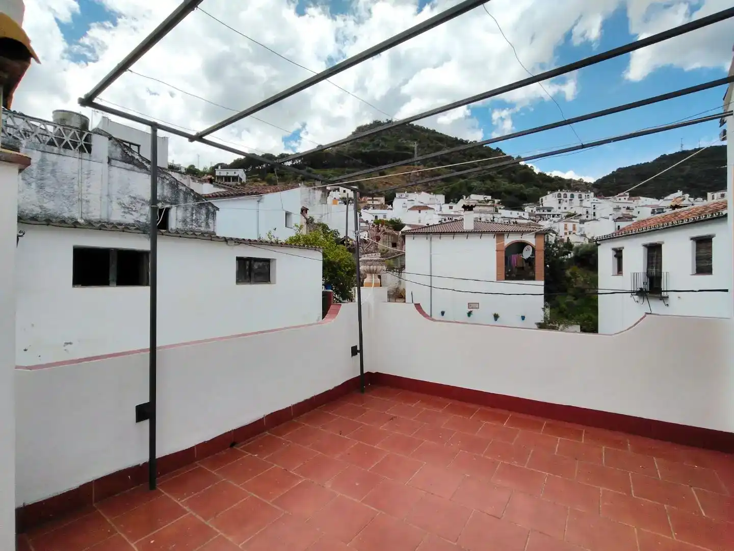 Vista exterior de Casa o xalet en venda en Benarrabá, Málaga