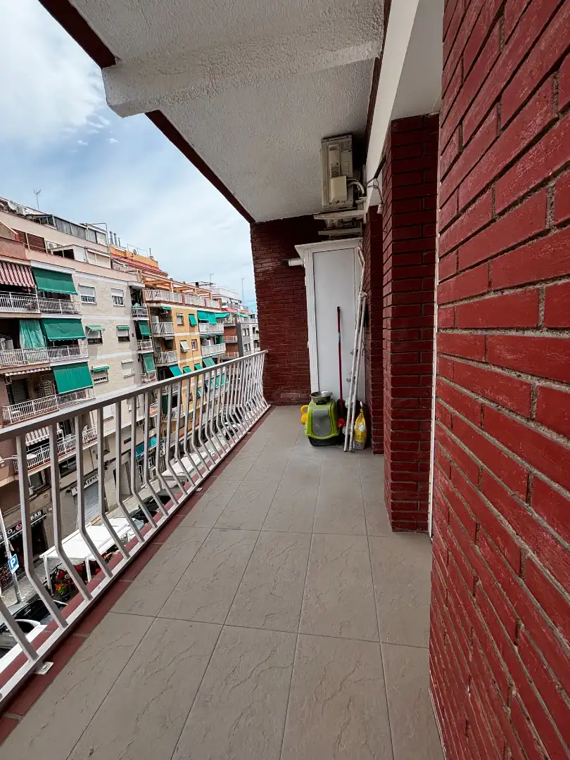 Terrasse von Wohnung zum Verkauf in Badalona mit Klimaanlage, Heizung und Parkett