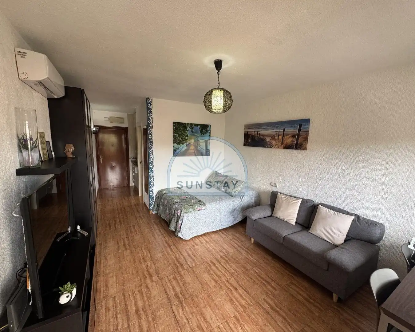 Vista exterior de Apartament en venda en Torremolinos amb Aire condicionat, Terrassa i Piscina comunitària