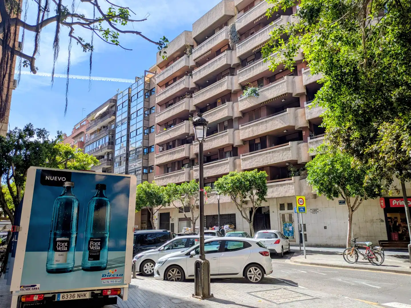 Vista exterior de Pis en venda en Valencia amb Moblat i Balcó