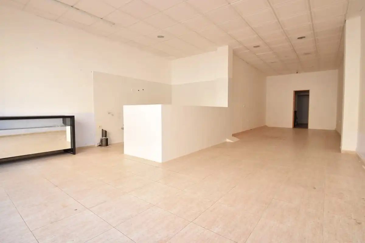 Local comercial en venda a Calle de Jaén