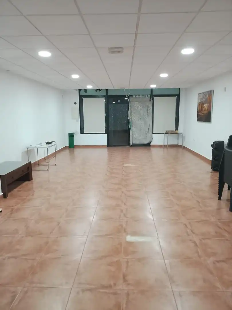 Local comercial en venda a Zona de la Vega, imagen 2