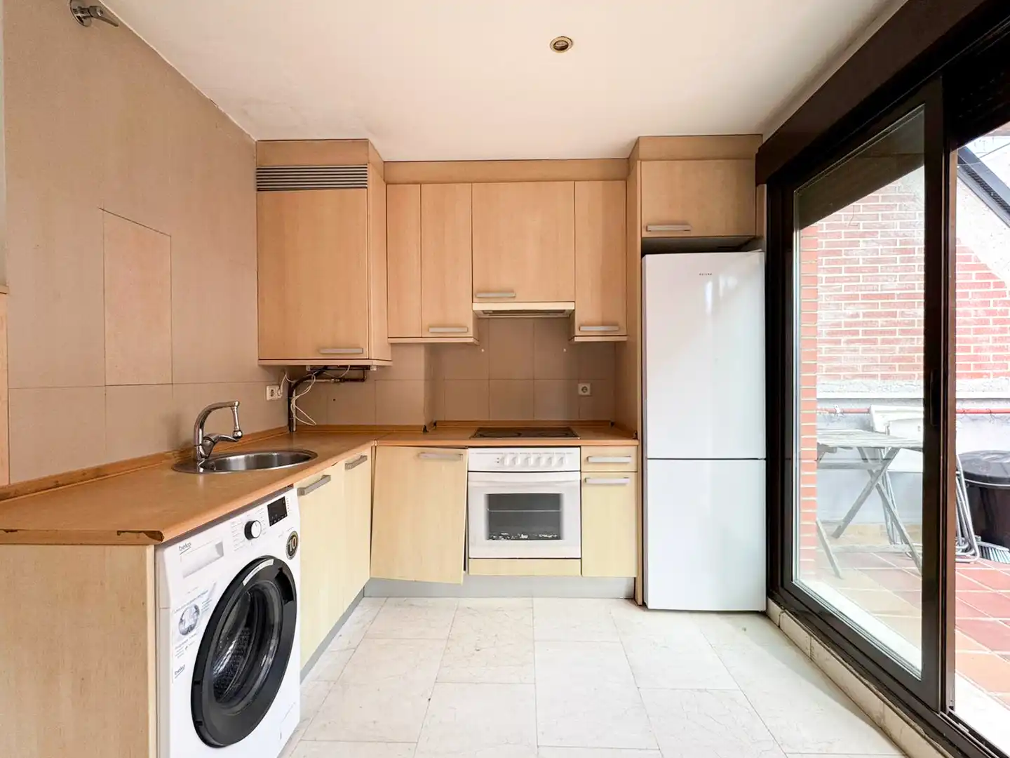 Cocina de Ático en venta en Madrid con Terraza, Horno y Lavadora