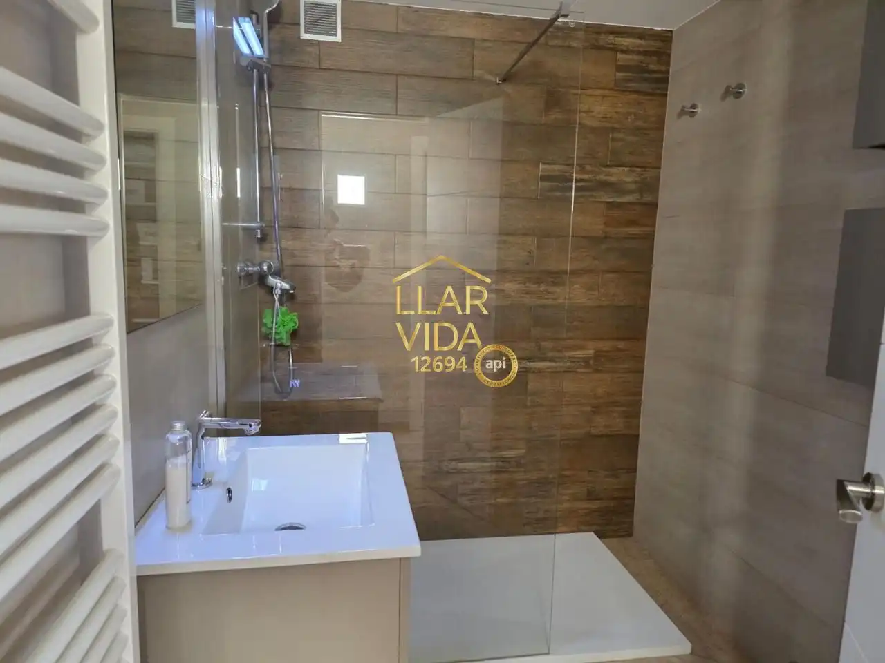 Baño de Piso en venta en Alfarràs con Terraza
