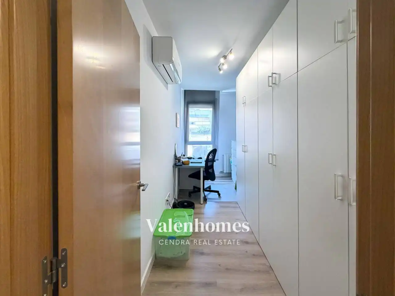 Vista exterior de Casa o xalet en venda en Terrassa amb Aire condicionat, Calefacció i Terrassa