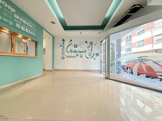 Local comercial en Alquiler en Carrer del Pintor López en Mestrets