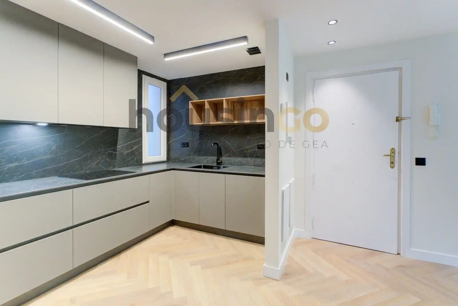 Kitchen of Flat for sale in Madrid  with Air Conditioner, Heating and Oven