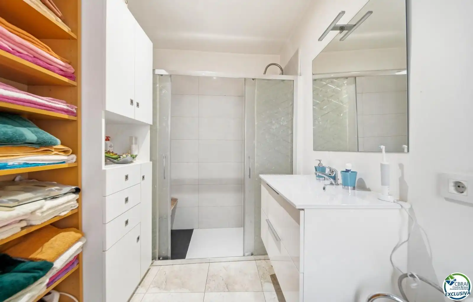 Bany de Apartament en venda en Roses amb Aire condicionat