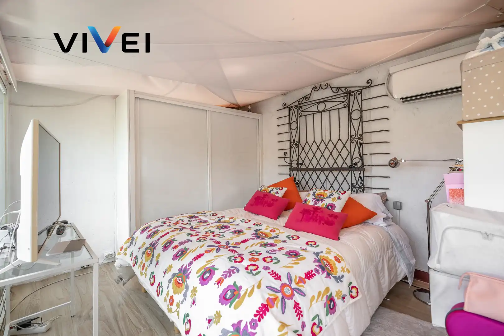 Schlafzimmer von Dachboden zum Verkauf in Madrid mit Klimaanlage, Heizung und Terrasse