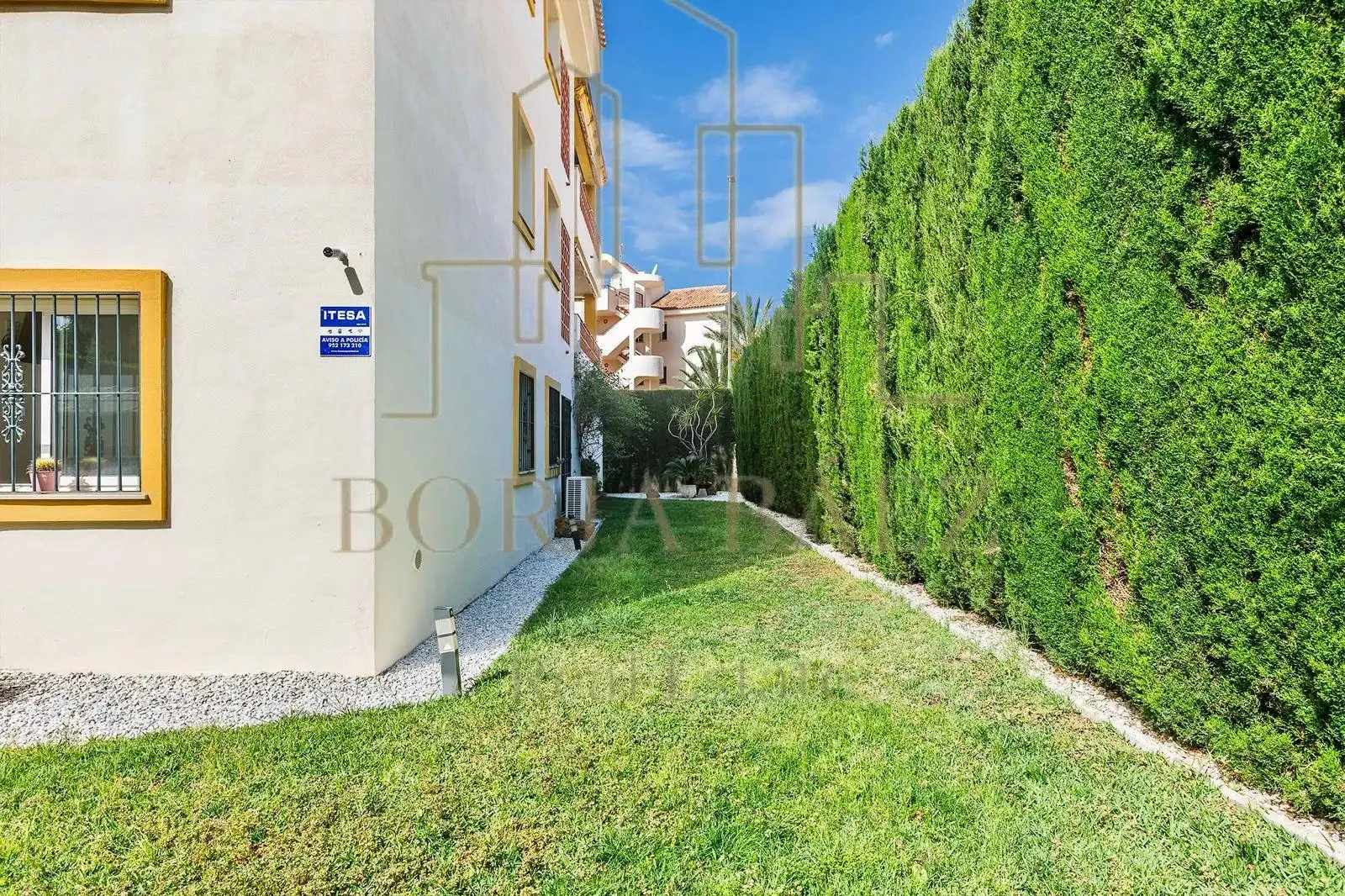 Vista exterior de Planta baixa en venda en Rincón de la Victoria