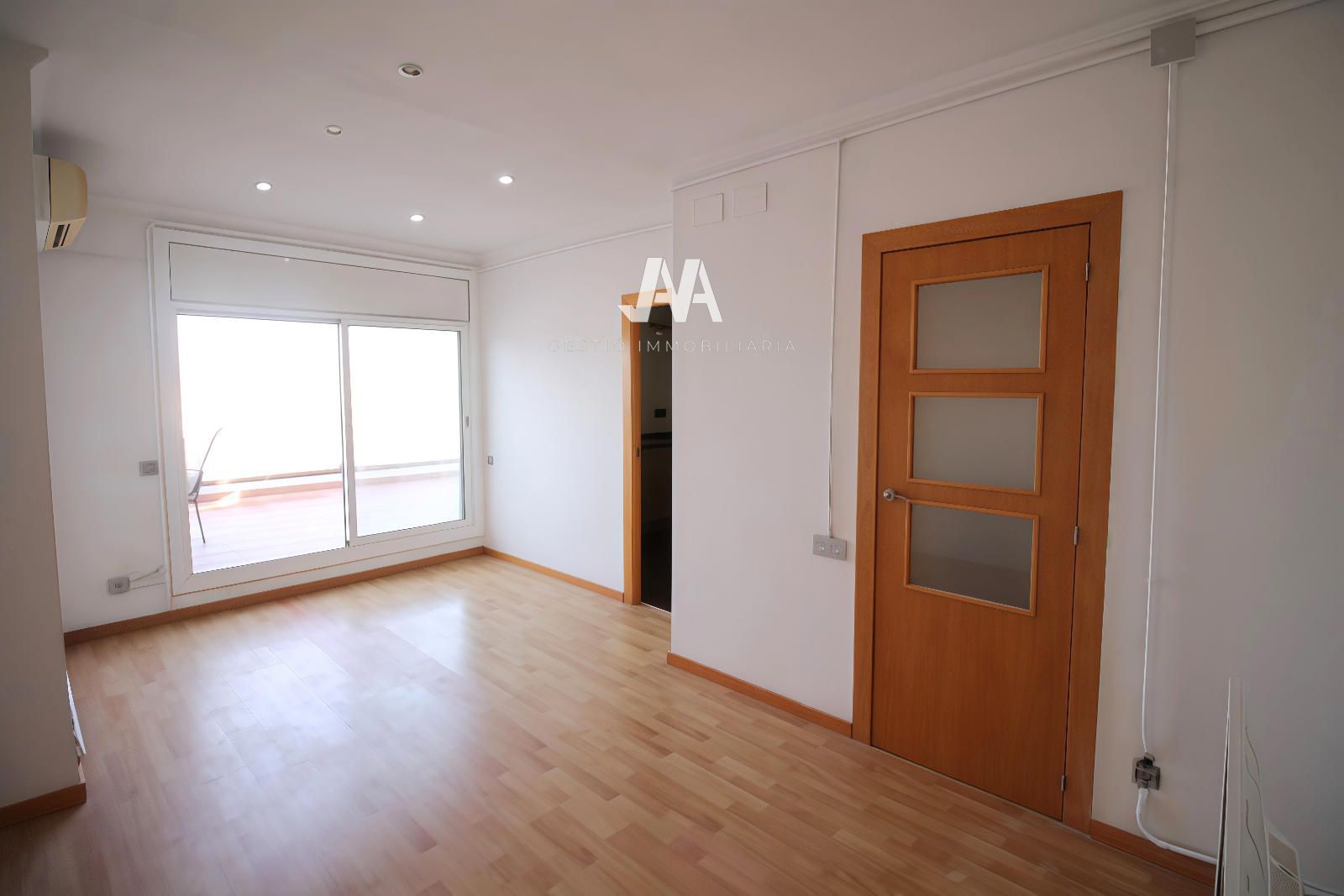 Attic for sale in El Poble Sec