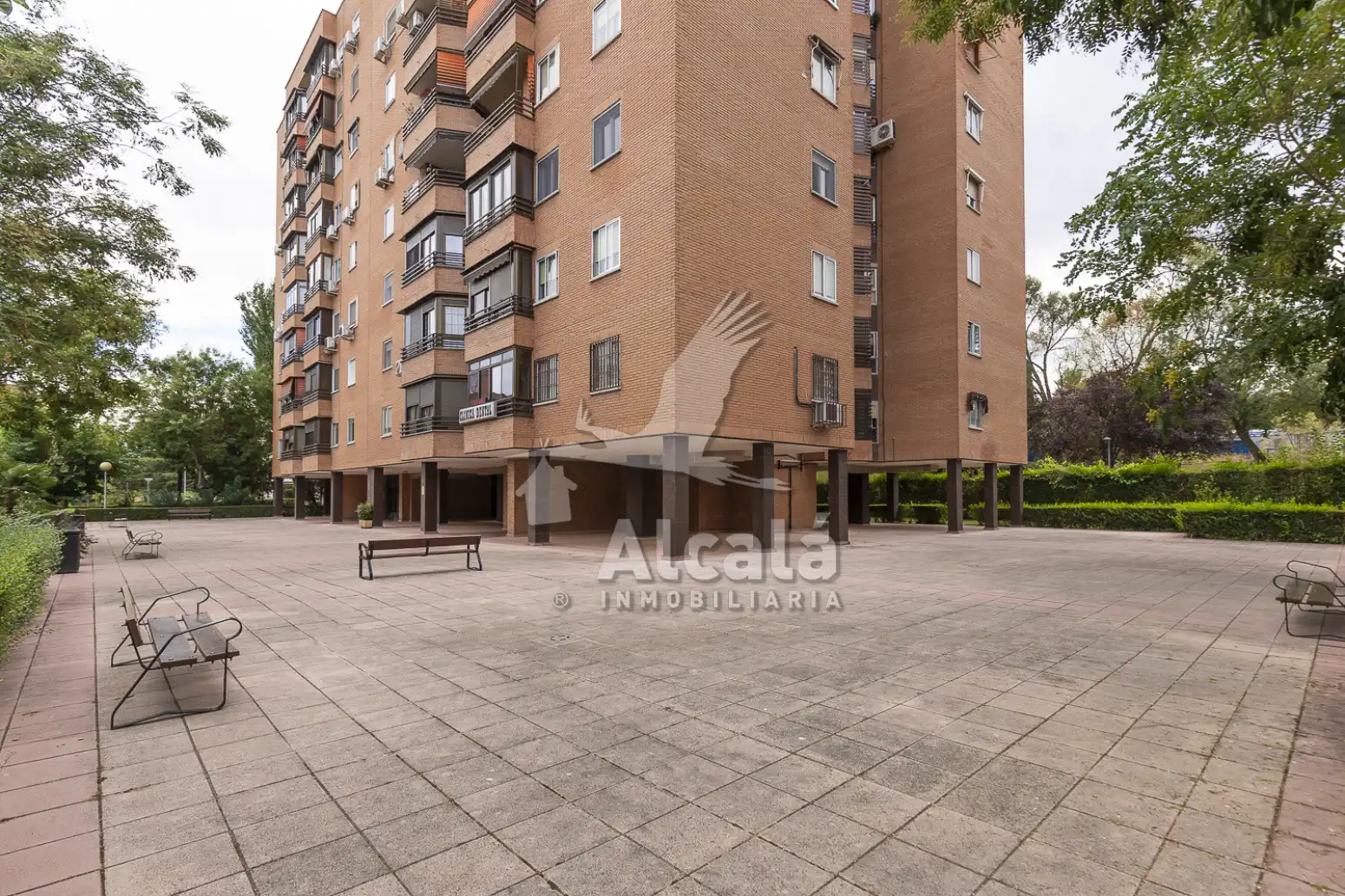 Vista exterior de Piso en venta en Coslada con Aire acondicionado, Calefacción y Jardín privado
