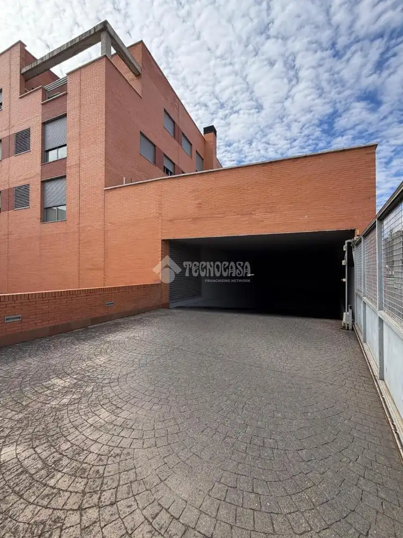 Aparcament de Pis en venda en Universidad - Hospital