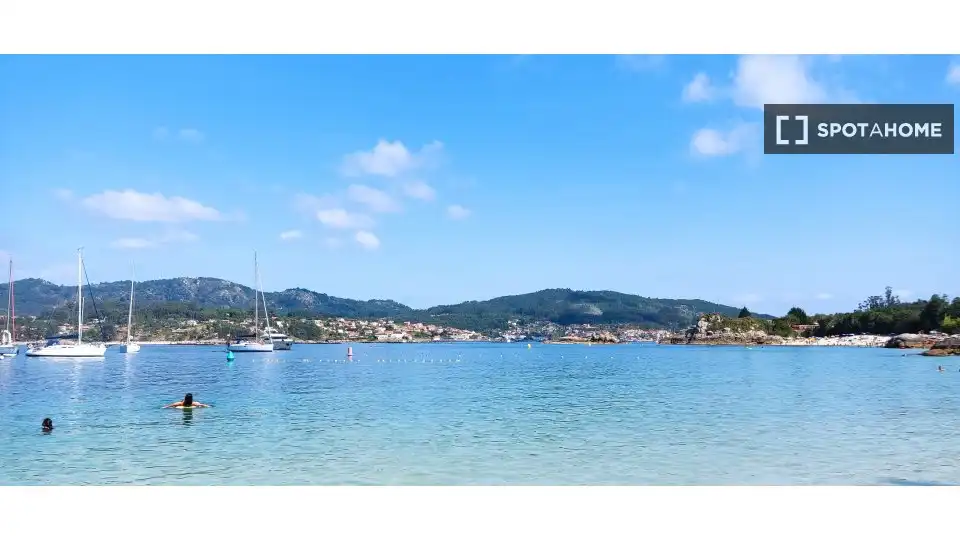 Vista exterior de Apartamento para compartir en Cangas  con Aire acondicionado, Terraza y Amueblado