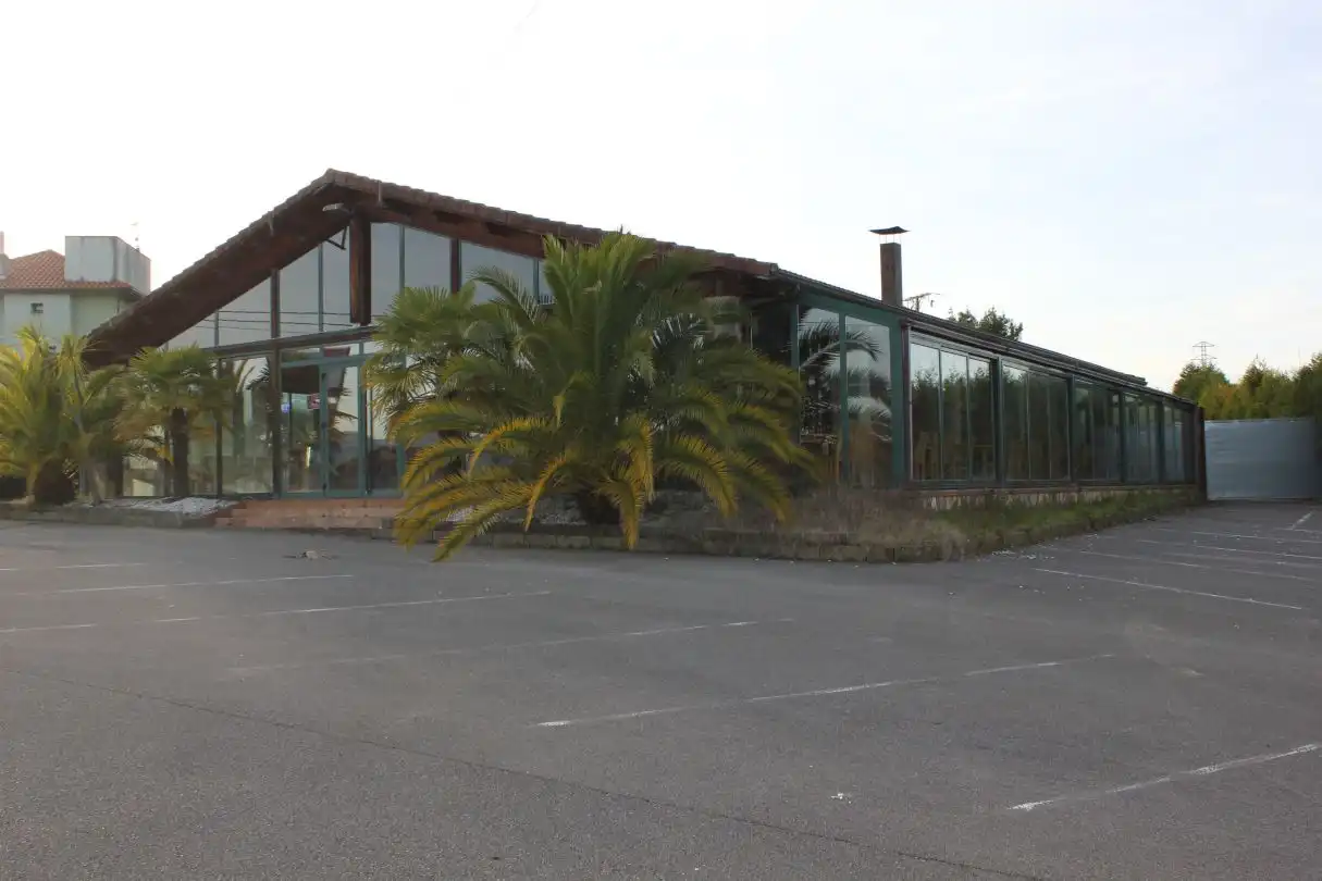 Business premises for sale in Viella - Granda - Meres