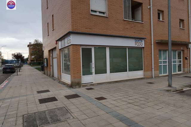 Local comercial en Alquiler en Peralta / Azkoien