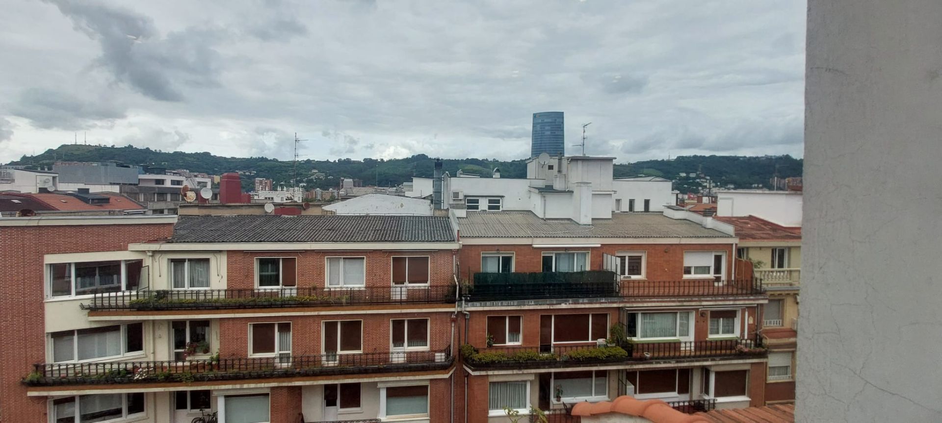 Vista exterior de Pis en venda en Bilbao 