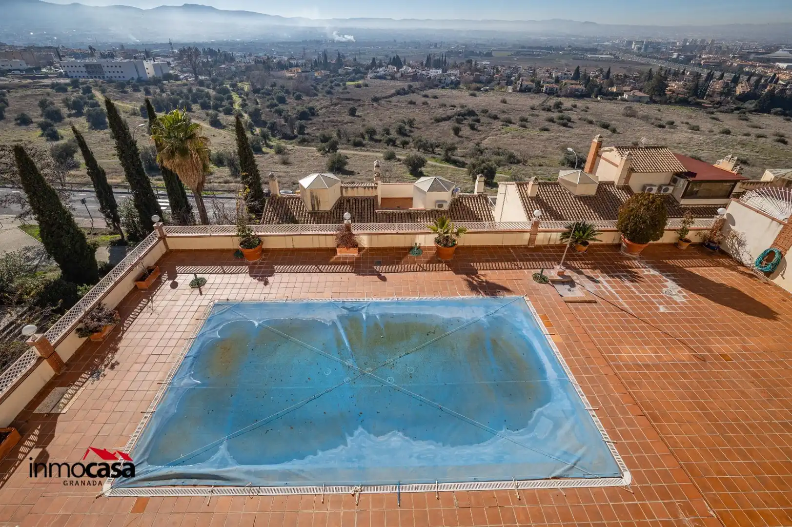 Piscina de Casa adosada en venda en Granada amb Terrassa