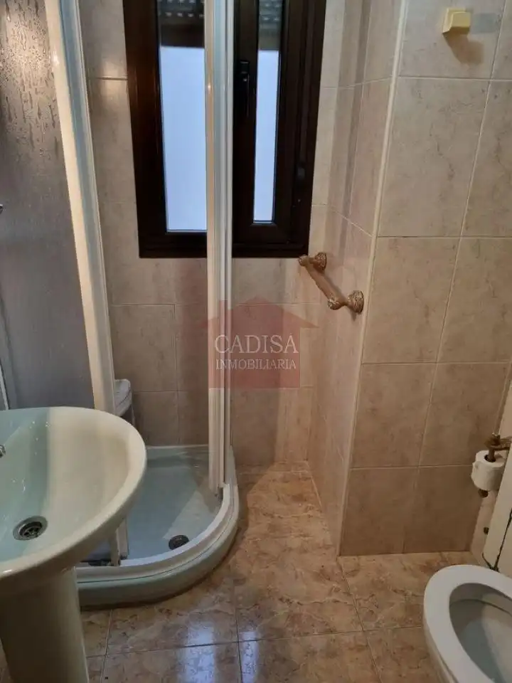 Bathroom of Flat for rent in Salamanca  with Heating, Parquet flooring and Furnished