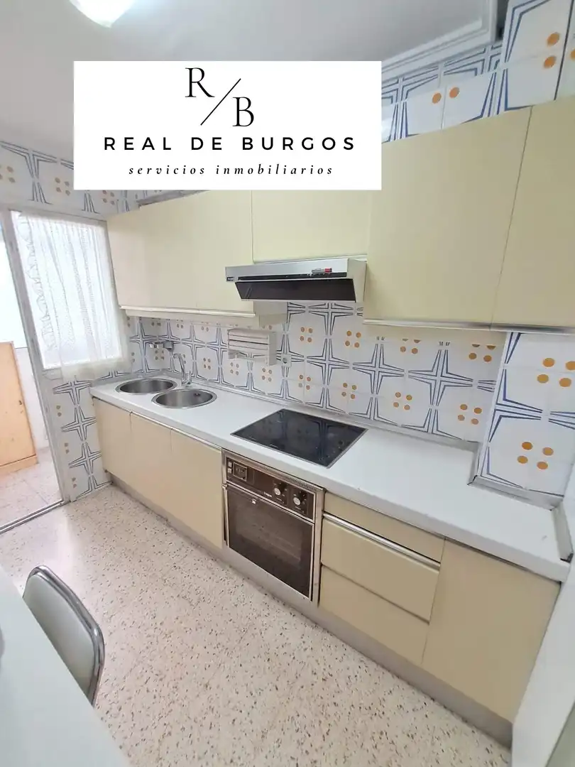 Kitchen of Flat for rent in Valladolid  with Heating, Terrace and Furnished