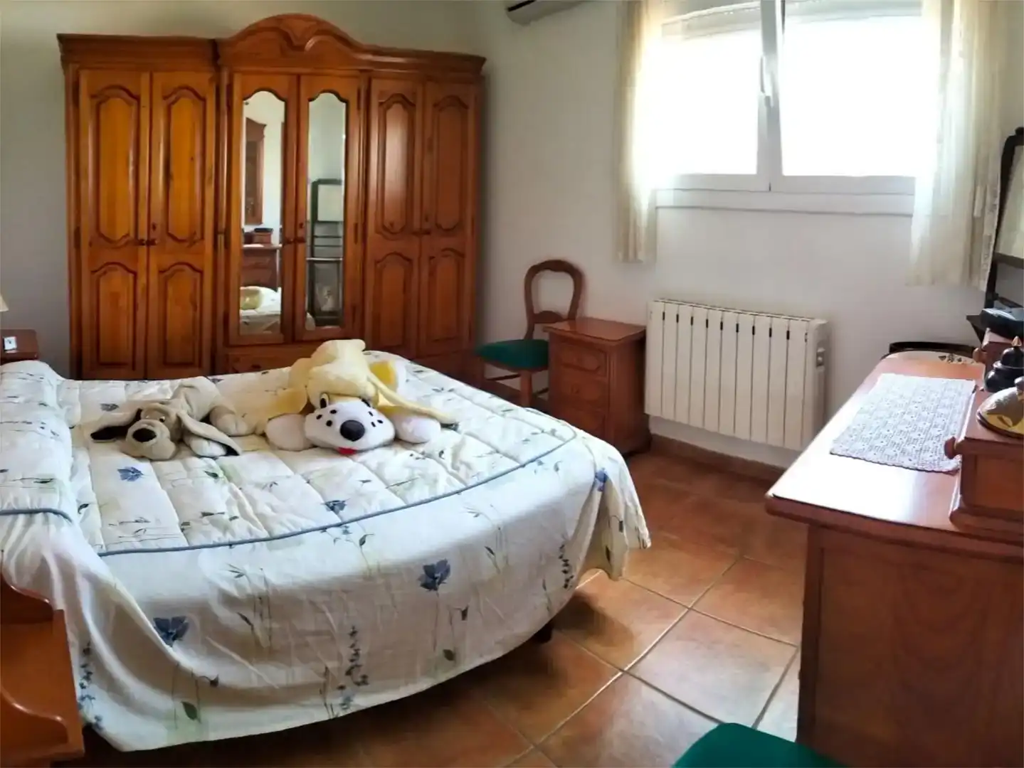 Dormitori de Casa adosada en venda en Pedroso de Acim amb Aire condicionat