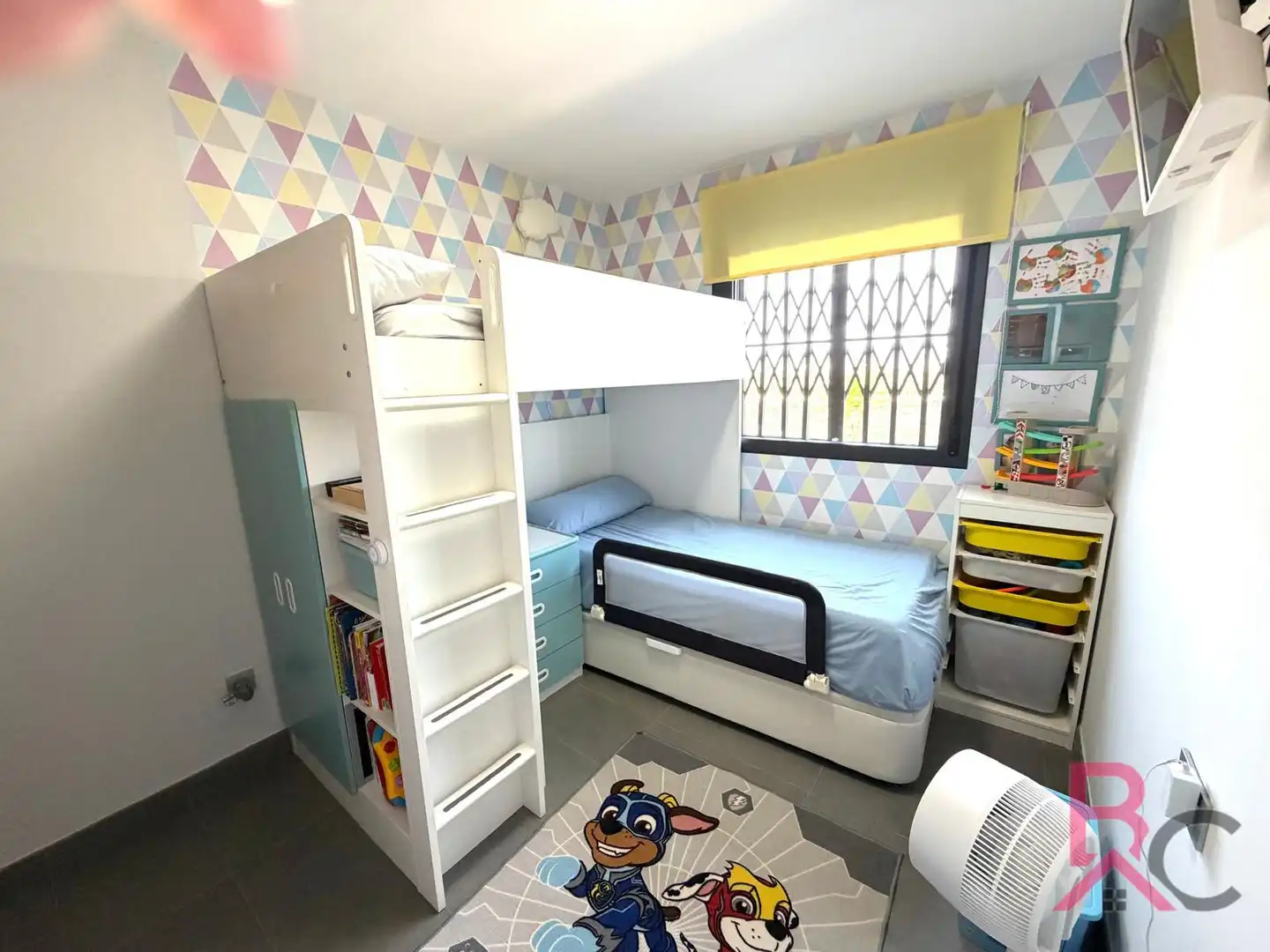 Schlafzimmer von Dachboden zum Verkauf in Moncofa mit Klimaanlage, Terrasse und Ofen