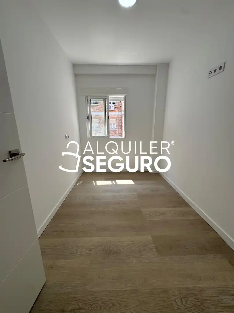 Bedroom of Flat for rent in Málaga  with Air Conditioner
