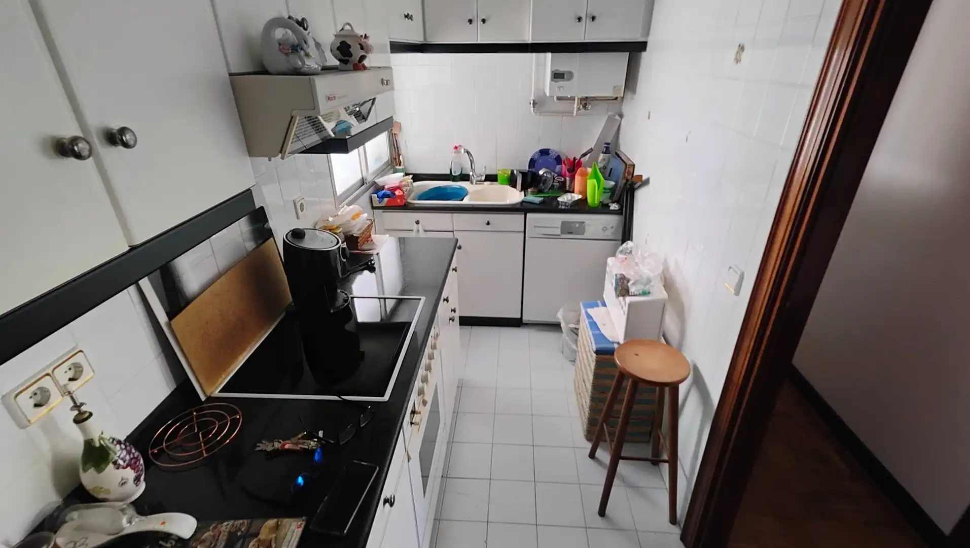 Cocina de Piso en venta en Santiago de Compostela  con Calefacción, Trastero y Amueblado