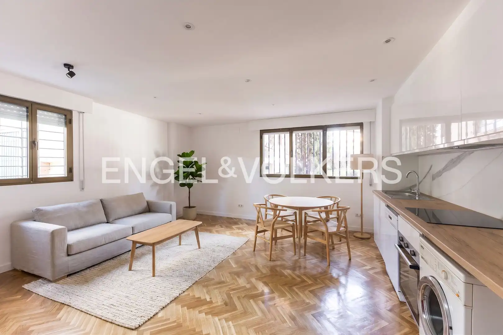 Vista exterior de Apartamento de alquiler en Madrid con Aire acondicionado, Calefacción y Parquet