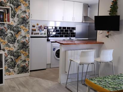 Cuina de Apartament en venda en  Madrid Capital amb Calefacció i Balcó