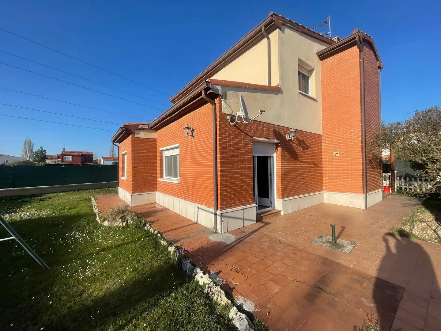 Vista exterior de Casa o chalet en venta en Boecillo con Calefacción, Jardín privado y Parquet