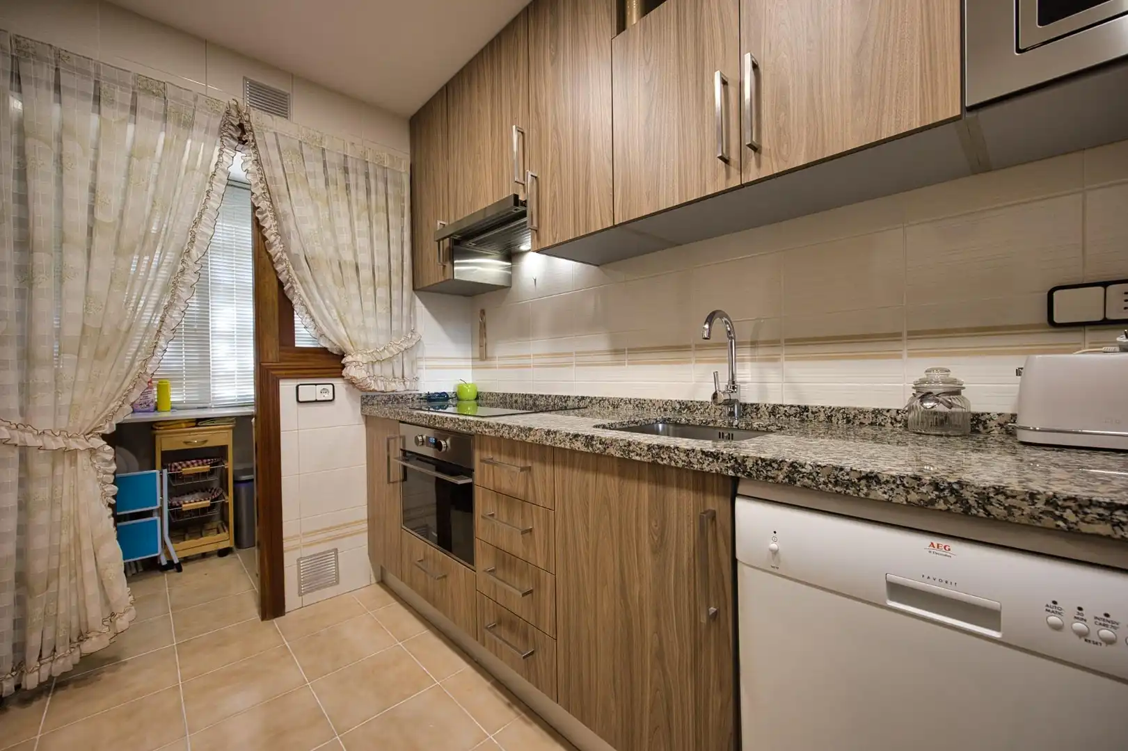 Kitchen of Flat for sale in Alicante / Alacant  with Air Conditioner, Private garden and Balcony