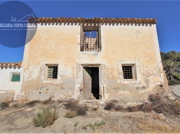 Casa rústica amb jardí en venda a Tébar - Los Arejos
