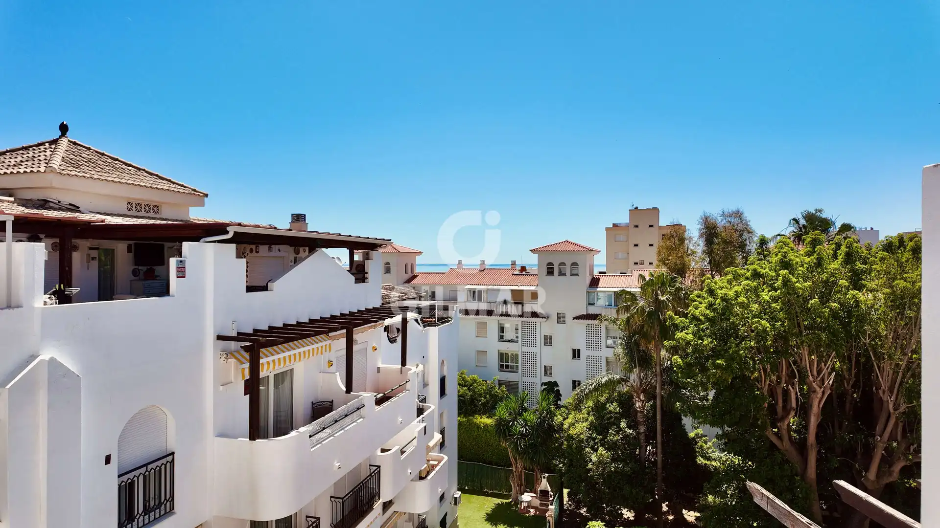 Vista exterior de Ático en venta en Torremolinos con Calefacción, Jardín privado y Trastero