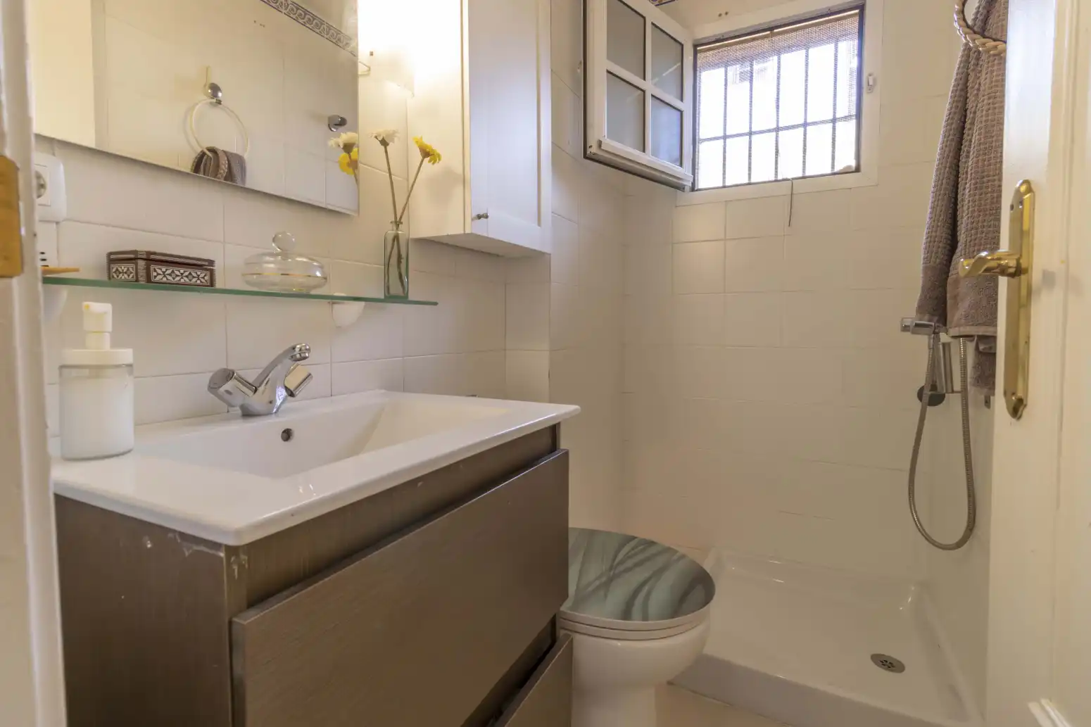 Bathroom of Houses for sale in Bormujos  with Air Conditioner, Terrace and Storage room