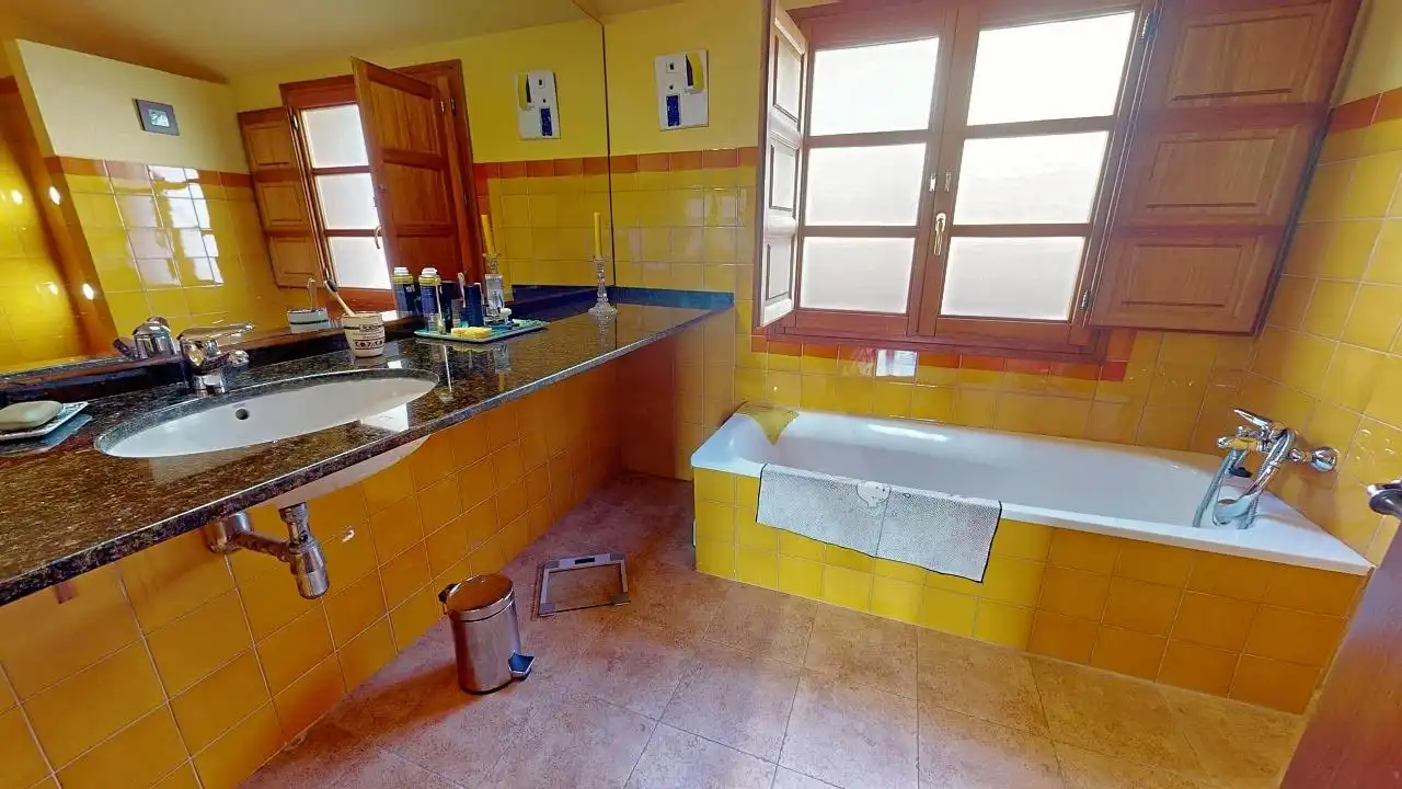 Baño de Finca rústica en venta en Collbató con Aire acondicionado, Calefacción y Terraza