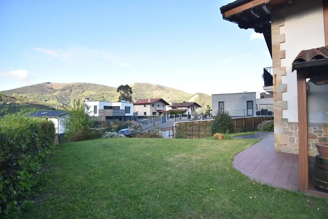 Terrassa de Casa o xalet en venda en Ermua amb Calefacció, Jardí privat i Terrassa