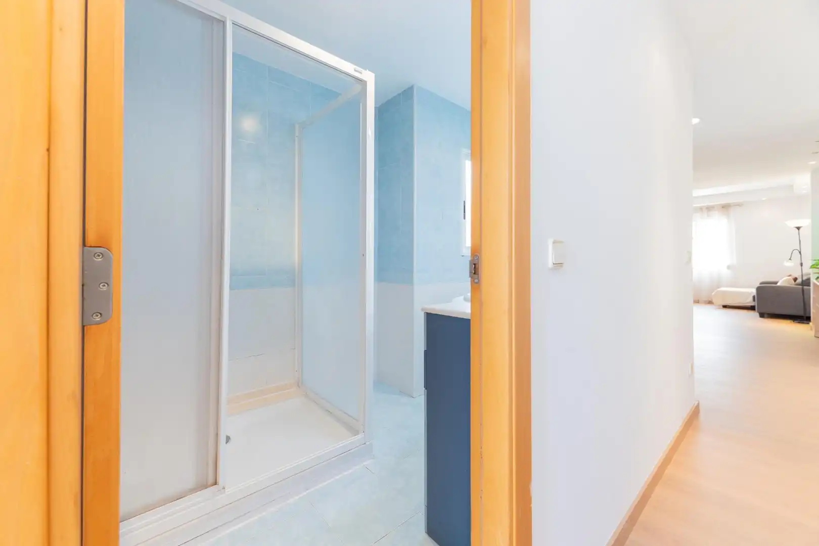 Baño de Piso en venta en Mislata con Aire acondicionado, Terraza y Amueblado