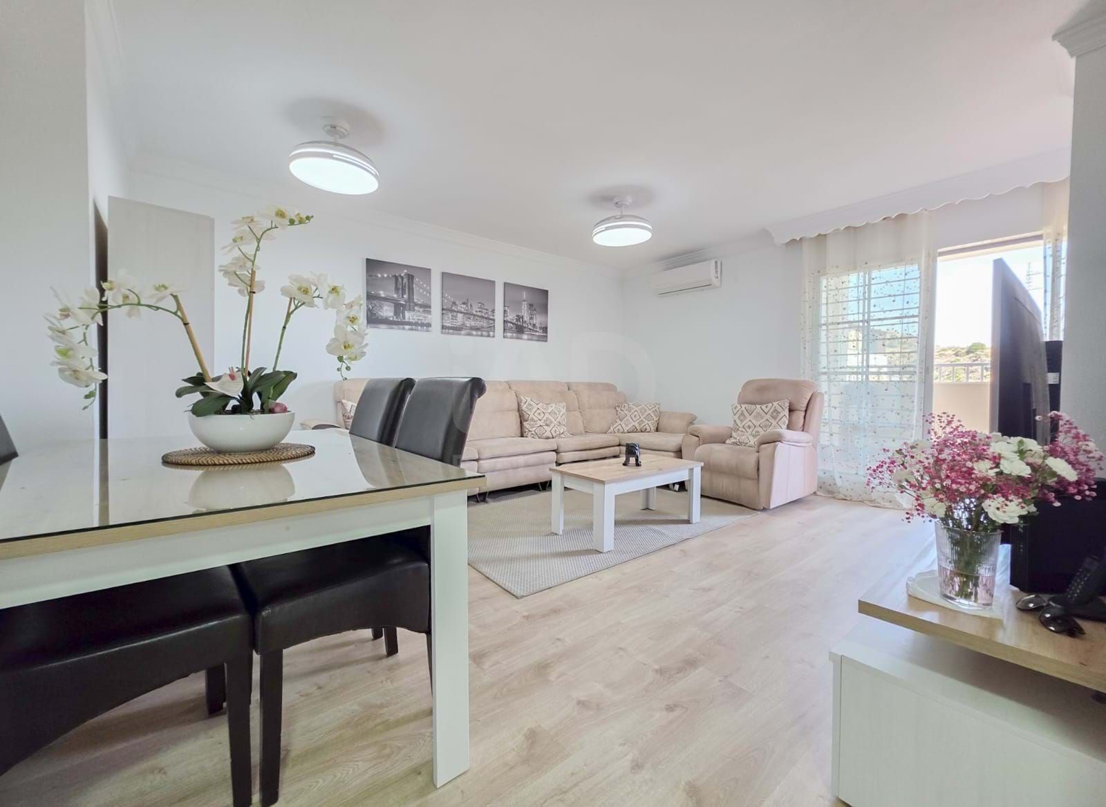 Sala de estar de Ático en venta en Rincón de la Victoria con Aire acondicionado y Terraza