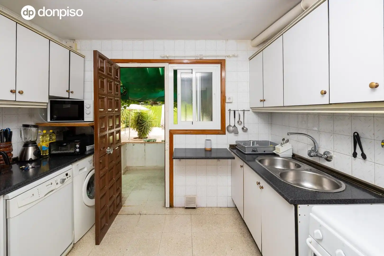Cocina de Casa o chalet en venta en Armilla con Aire acondicionado, Calefacción y Jardín privado