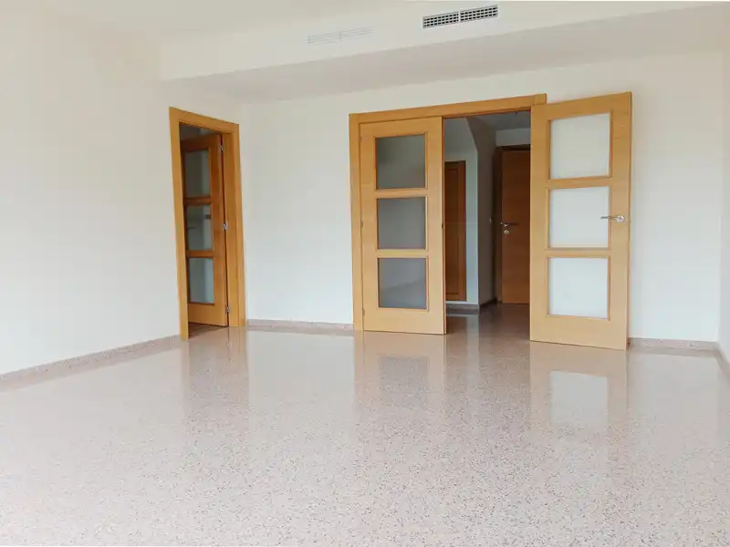 Dúplex en venta en Elda con Calefacción, Trastero y Balcón