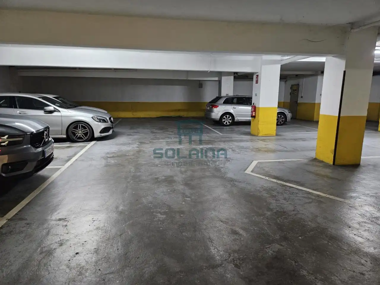 Parking de Piso en venta en Ourense Capital  con Calefacción, Parquet y Trastero