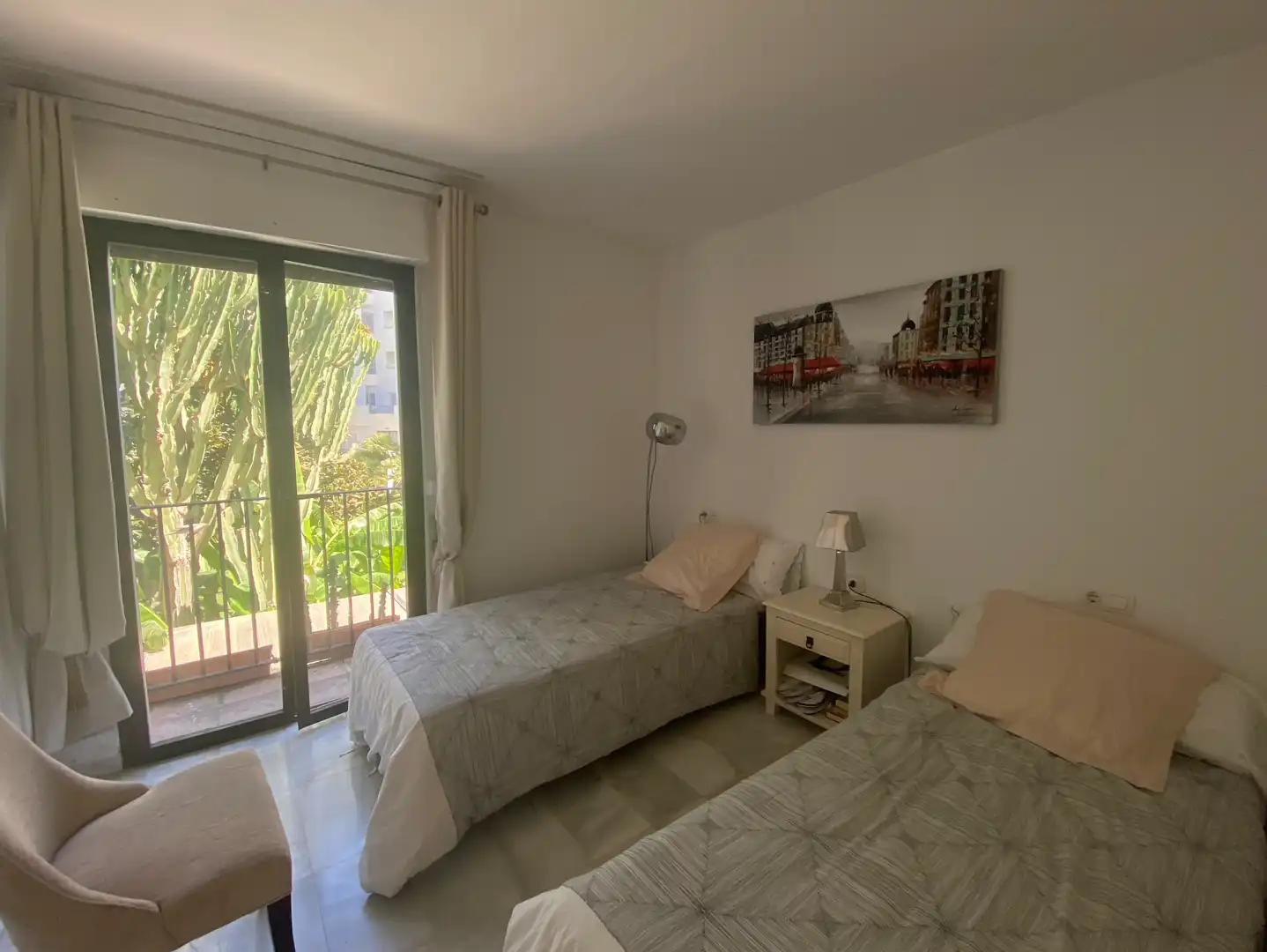 Dormitori de Apartament de lloguer en Marbella amb Aire condicionat, Terrassa i Piscina