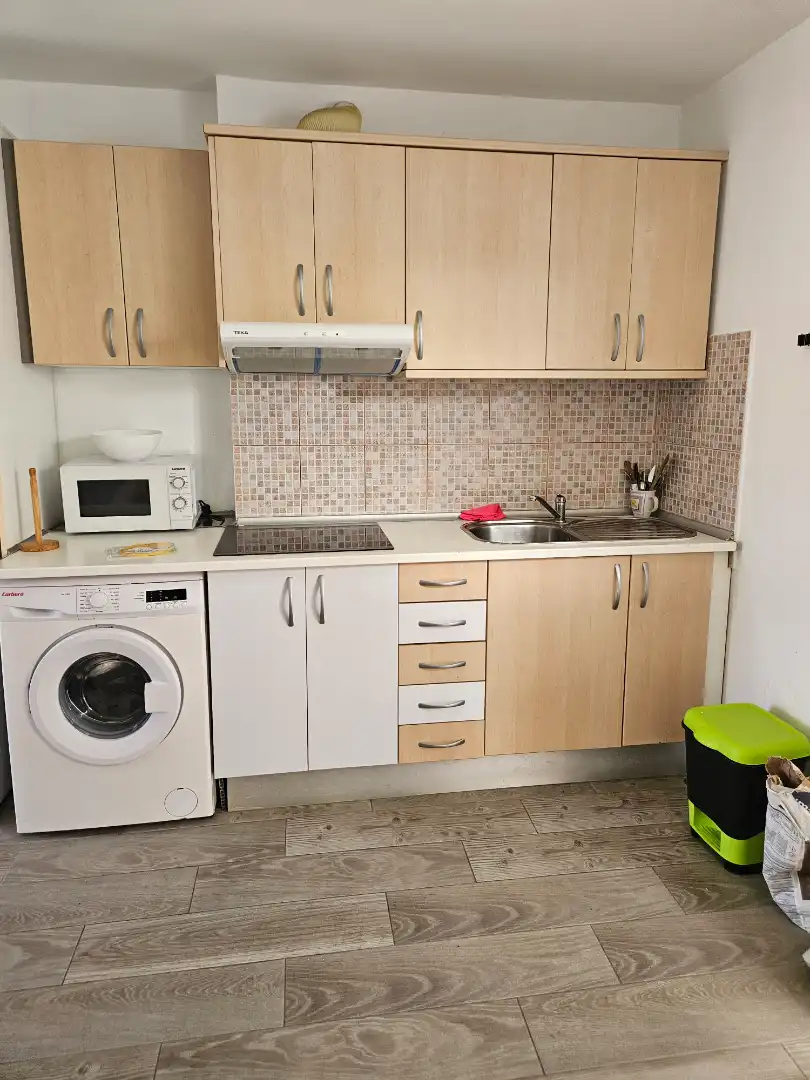 Cuina de Apartament de lloguer en Antigua amb Moblat, Balcó i Piscina comunitària