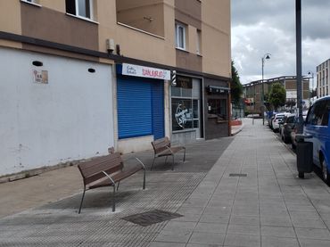 Local comercial de lloguer a Calle Vicente Aleixandre 16