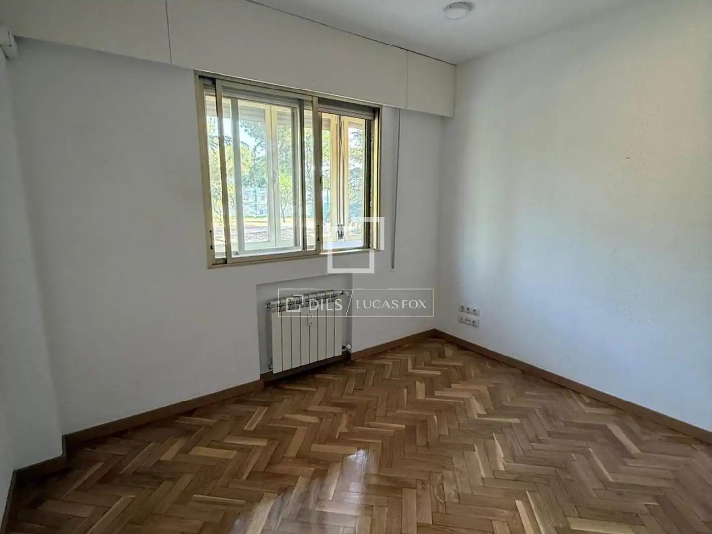 Bedroom of Flat for rent in Madrid  with Air Conditioner, Heating and Private garden