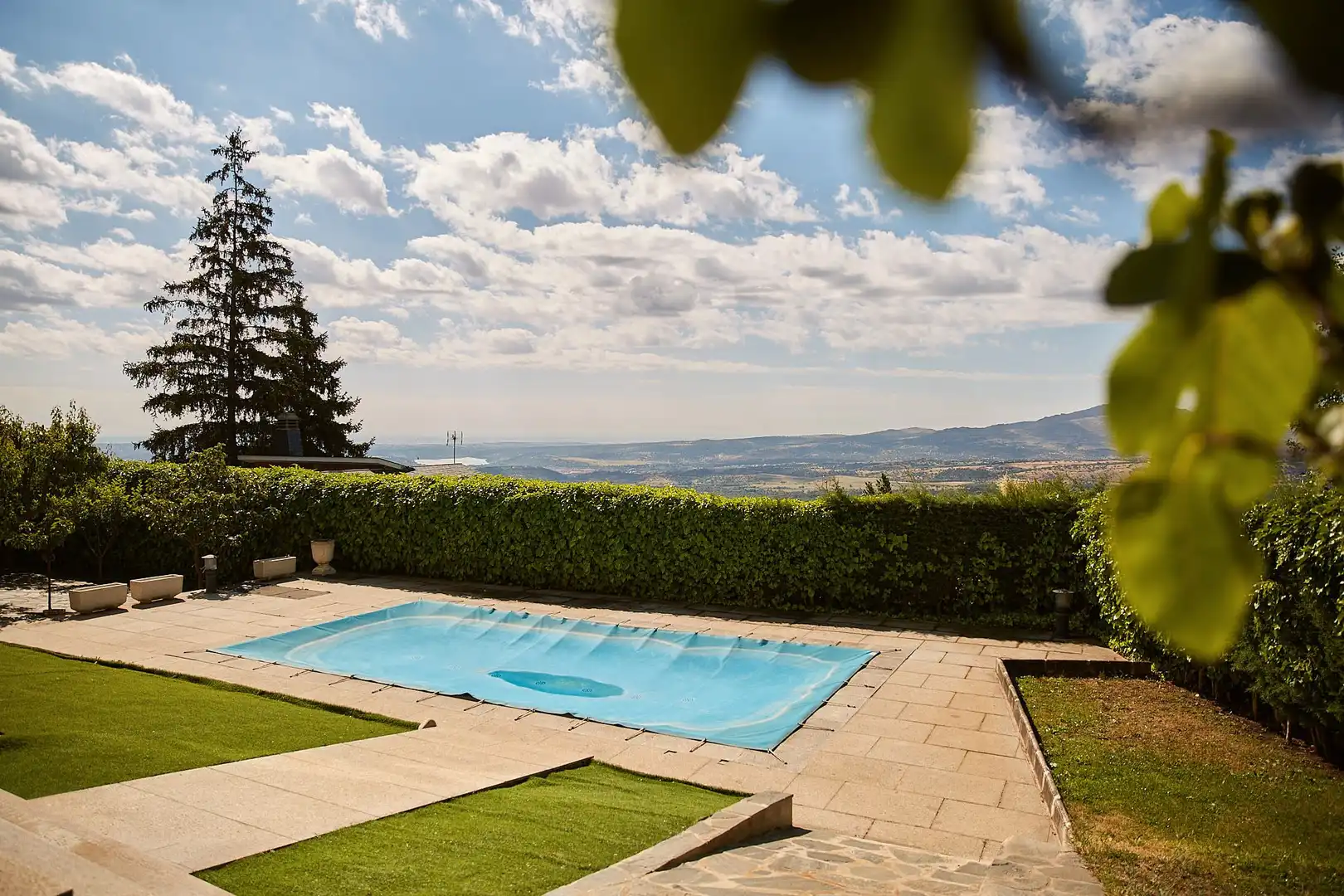 Garden of Houses for sale in Miraflores de la Sierra  with Air Conditioner, Heating and Private garden