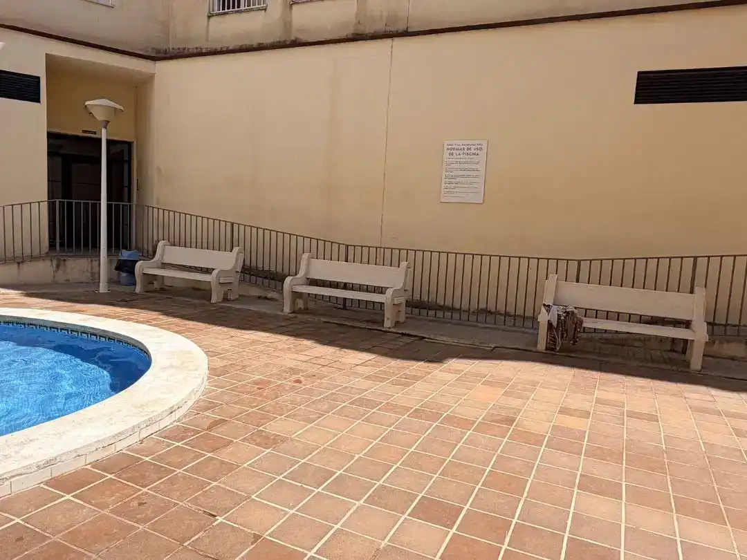 Piscina de Pis en venda en Silla amb Aire condicionat, Terrassa i Balcó