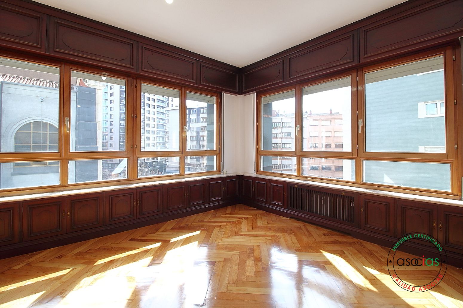 Sala d'estar de Pis en venda en Gijón  amb Calefacció i Parquet