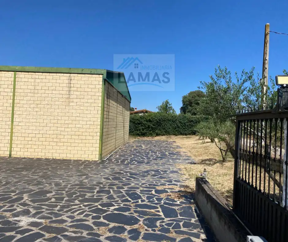 Vista exterior de Finca rústica en venda en Belvís de Monroy amb Aire condicionat, Jardí privat i Moblat